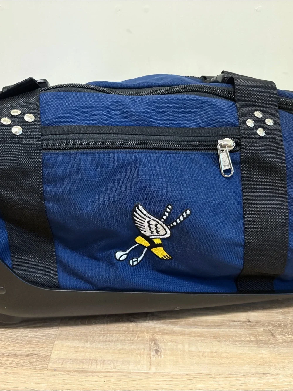 Winged Foot Golf Club Cordura Rolling Duffle NWT Navy Blue